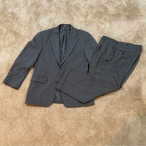 Haggar Black Label Gray Suit - Sharp Style, 34W/30L Pants Included